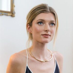 SOKO DASH HINGE WRAP CHOKER NECKLACE